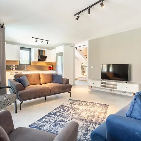 Vilă Exclusive Paradise 3 *